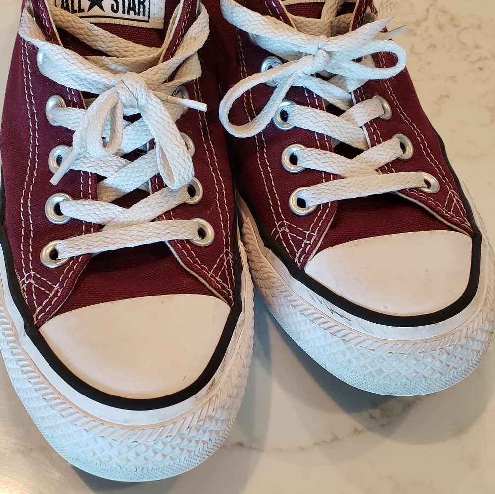 Unisex Converse All-Star Men 5.5, Women 7.5